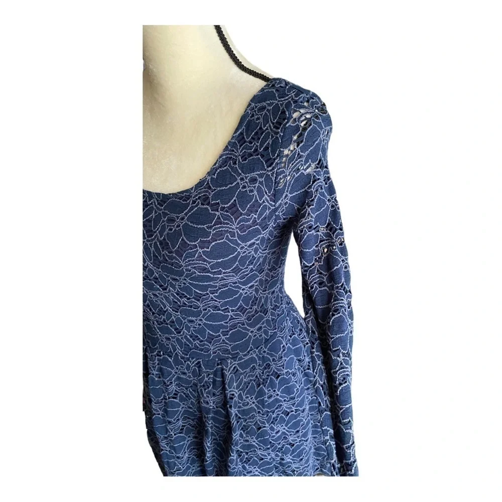 FREE PEOPLE-BLUE LACE DRESS-SIZE SMALL